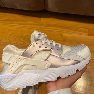 Nike huaraches rose gold “phantom” NEVER WORN
